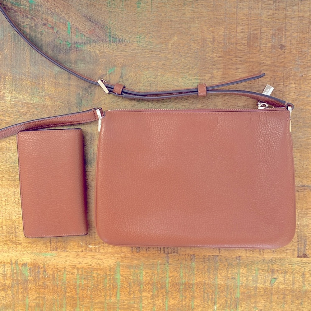 Kate Spade Pebble Leather Triple Compartment Crossbody with Matching Wallet - Picture 8 of 9